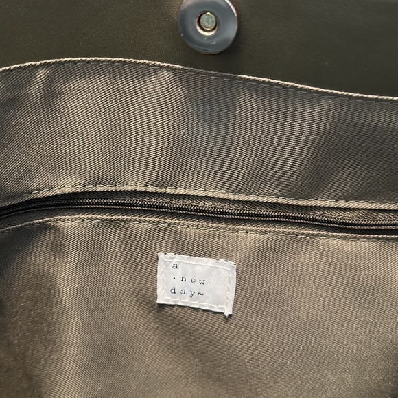 Target Tote - Picture 3 of 4